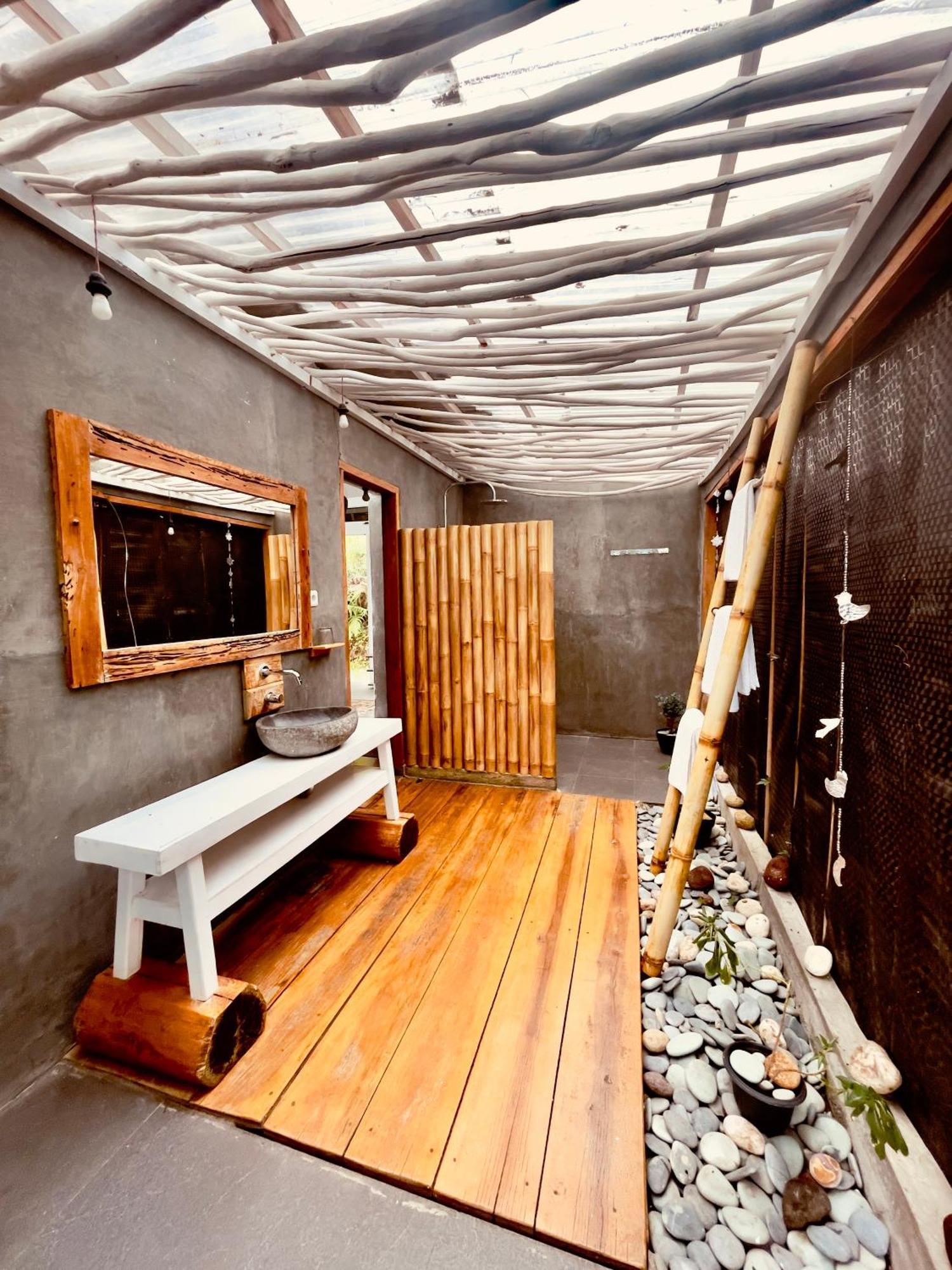 Manulalu Jungle Hotell Bajawa Exteriör bild